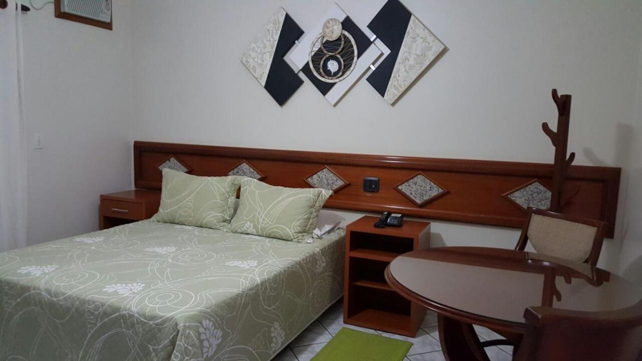 Hotel E Pousada Recanto Do Rio Pardo Сан-Жозе-ду-Ріу-Парду Номер фото