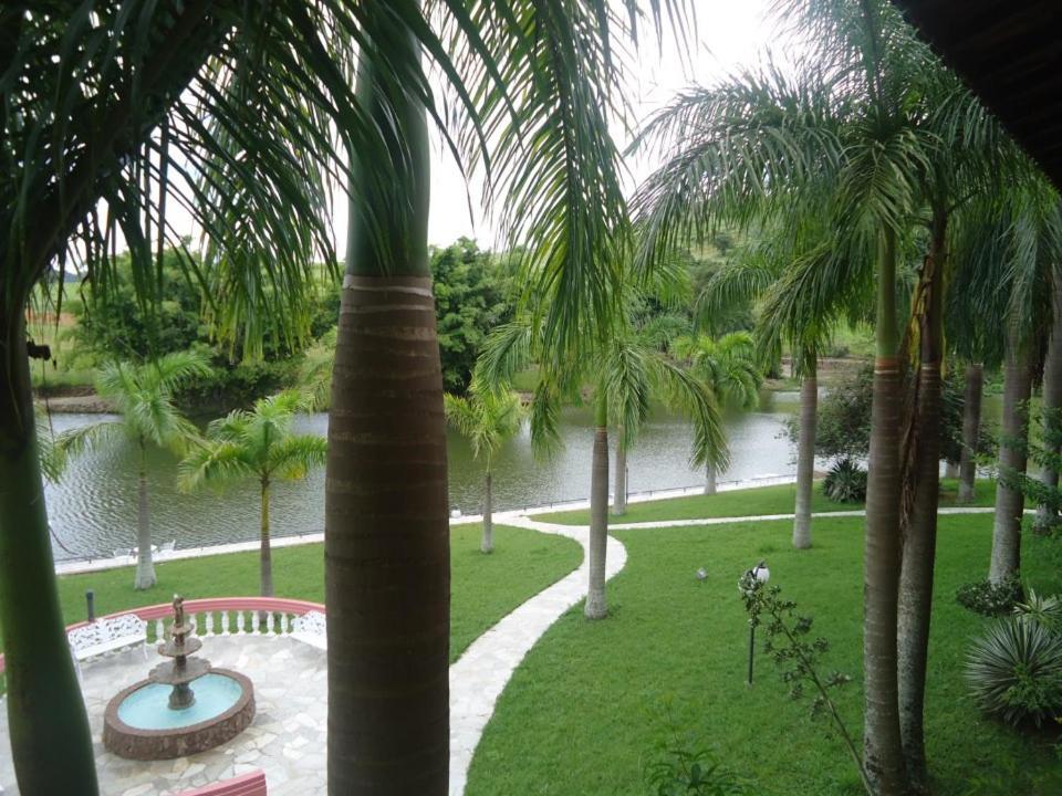 Hotel E Pousada Recanto Do Rio Pardo Сан-Жозе-ду-Ріу-Парду Номер фото